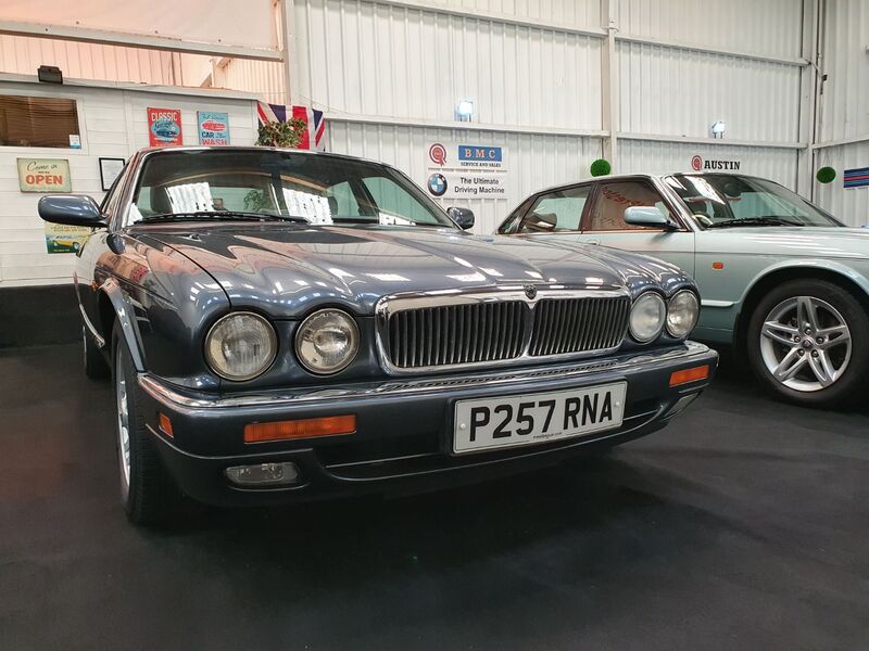 JAGUAR XJ