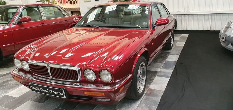 JAGUAR XJ