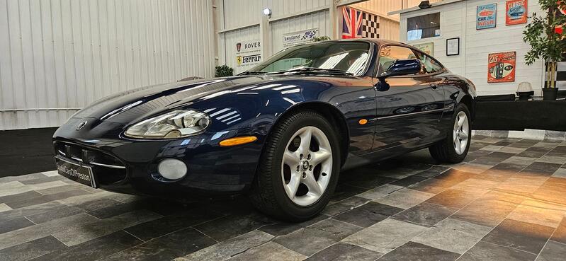 JAGUAR XK8