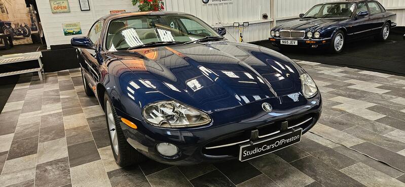 JAGUAR XK8