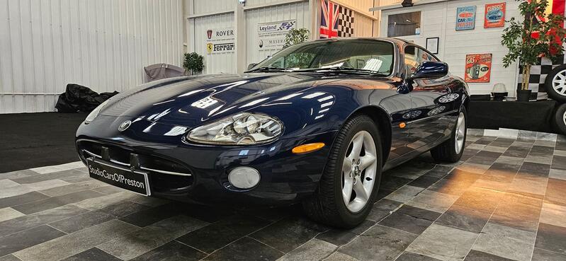 JAGUAR XK8