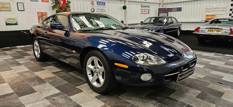 JAGUAR XK8