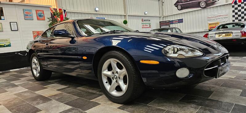 JAGUAR XK8